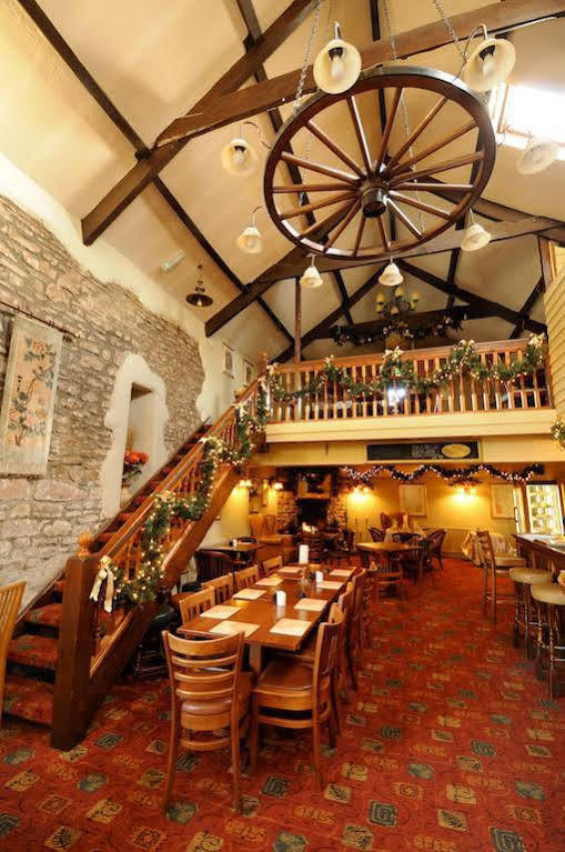 The Old Barn Inn Ньюпорт Экстерьер фото